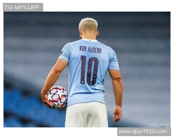 足球明星背影瞬间集锦展现他们的独特魅力与风采